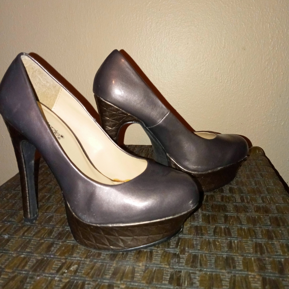Dark Gray High Heel Pumps